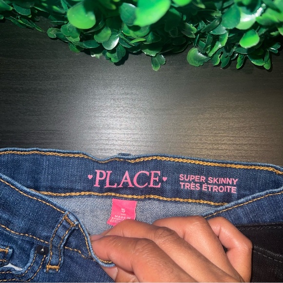 NEVER WORN Children’s Place bundle of two, pair of jeans size 5T - Picture 3 of 3